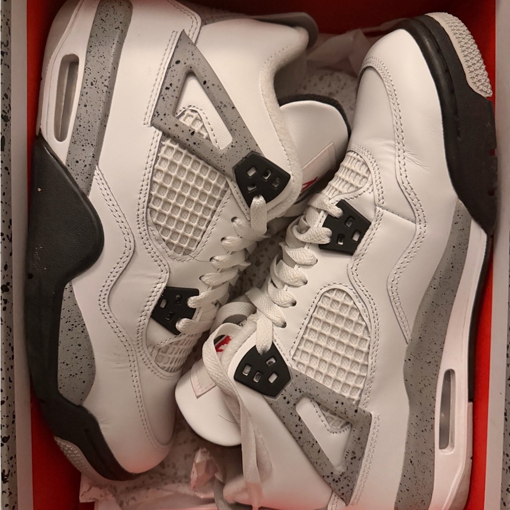 Jordan 4s